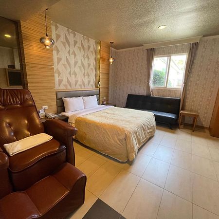 Treasure Island Motel - Renwu Kaohsiung Extérieur photo