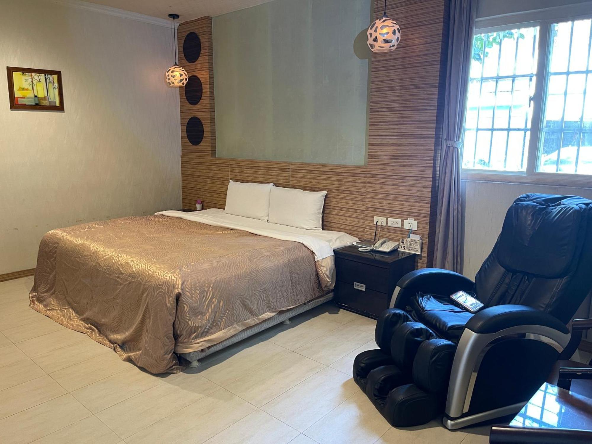 Treasure Island Motel - Renwu Kaohsiung Extérieur photo