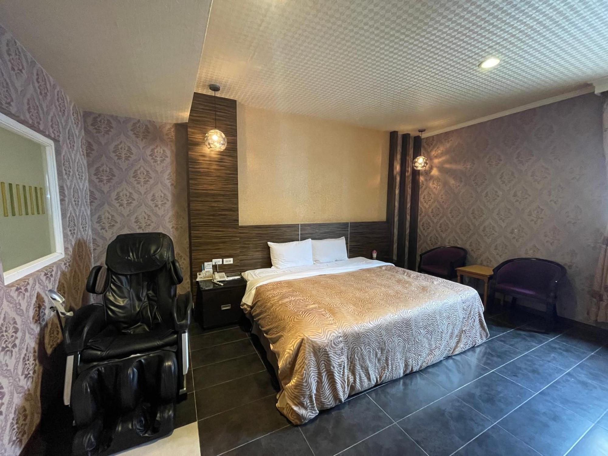 Treasure Island Motel - Renwu Kaohsiung Extérieur photo