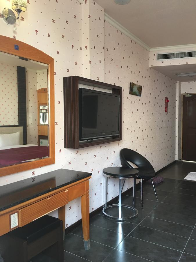 Treasure Island Motel - Renwu Kaohsiung Extérieur photo